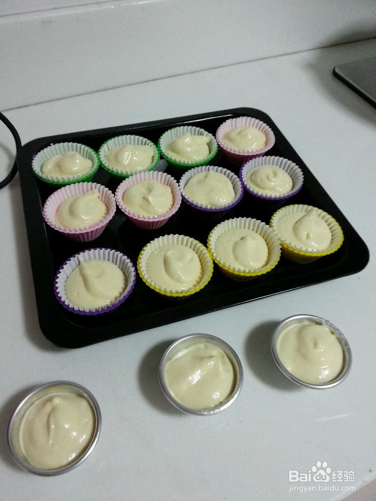 分蛋海绵杯子蛋糕的做法