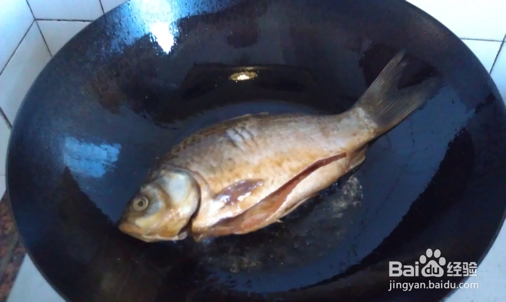 煎着吃真香--酱香煎鲫鱼