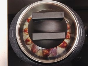 粒粒肠土豆焖饭做法