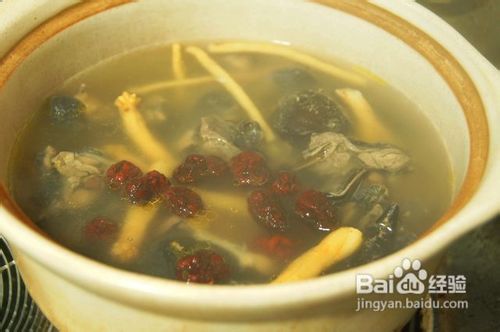 冬季家常菜的做法____党参乌鸡汤