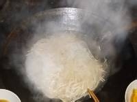 如何做超简单的煎蛋面？