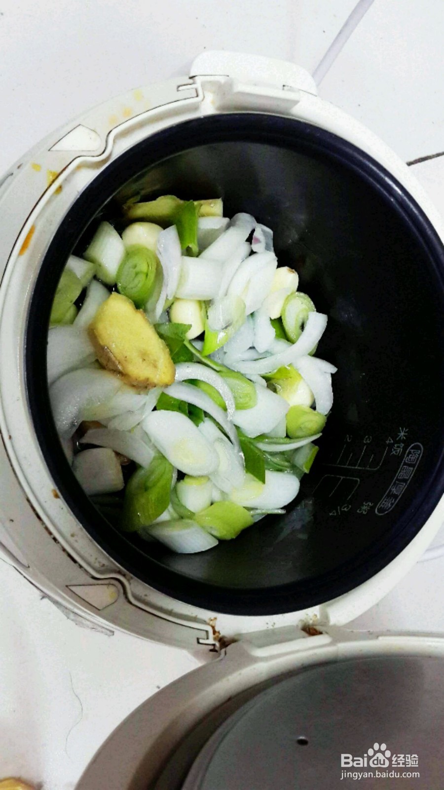 如何用电包煲做麻辣小龙虾