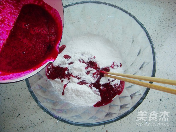 莲蓉花朵和果子