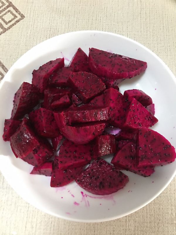 火龙果麻薯坚果软欧包