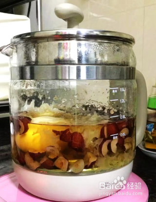 雪耳红枣鸡蛋糖水