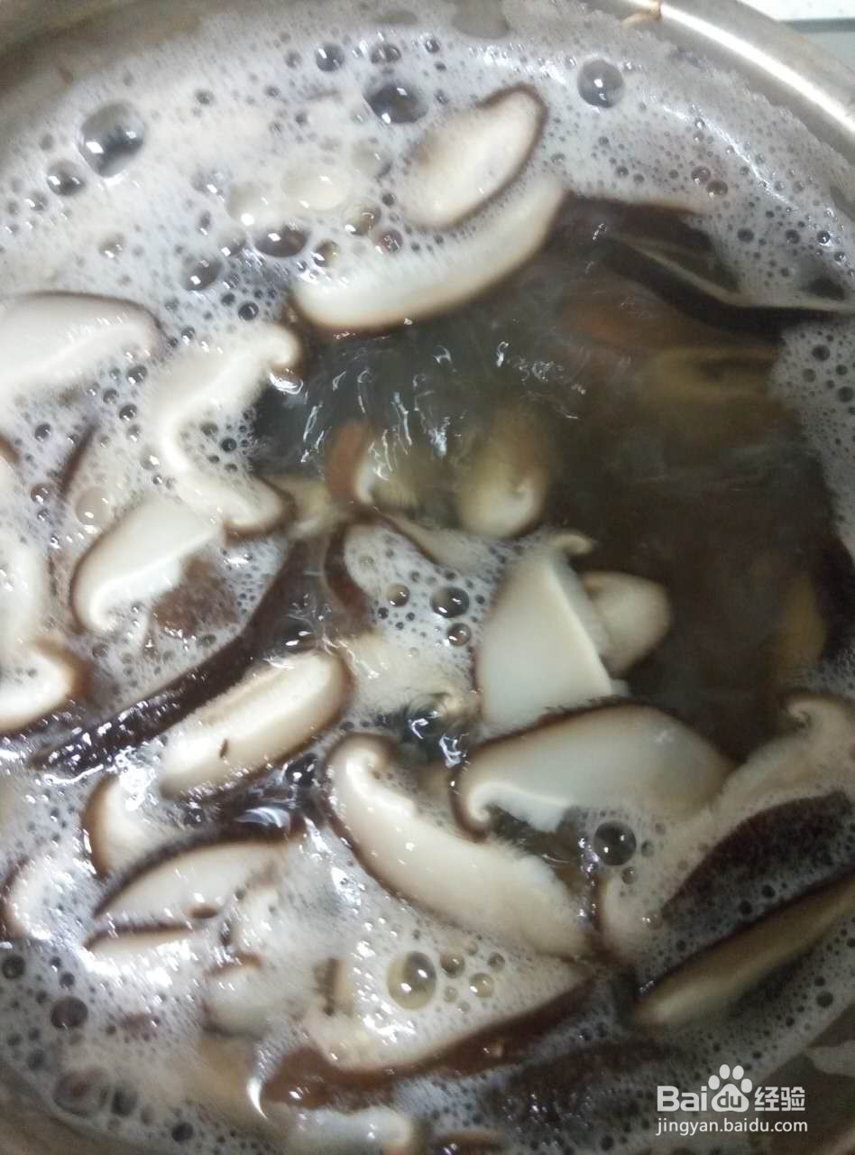 如何炒一盘好吃的香菇