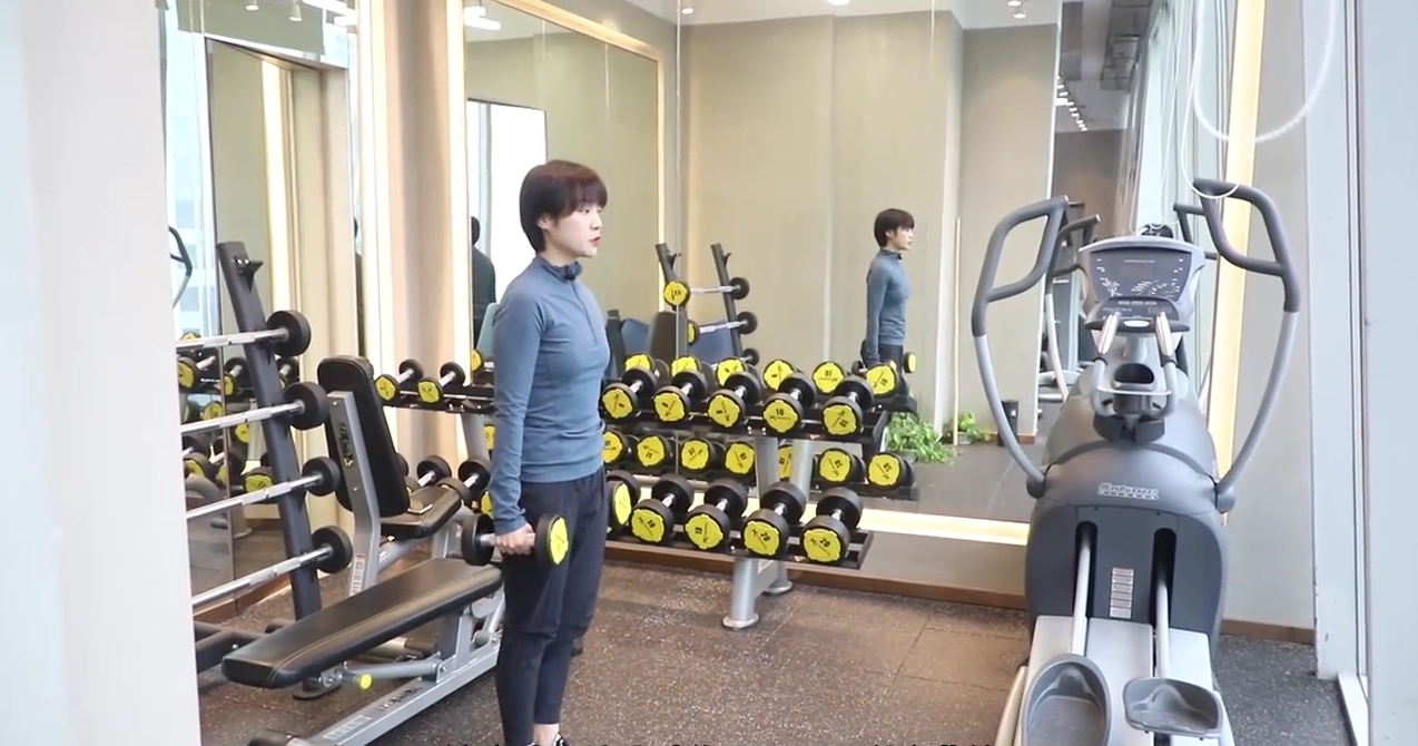 强化臀部线条怎么做