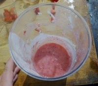 贡茶店里的小清新——草莓慕斯杯