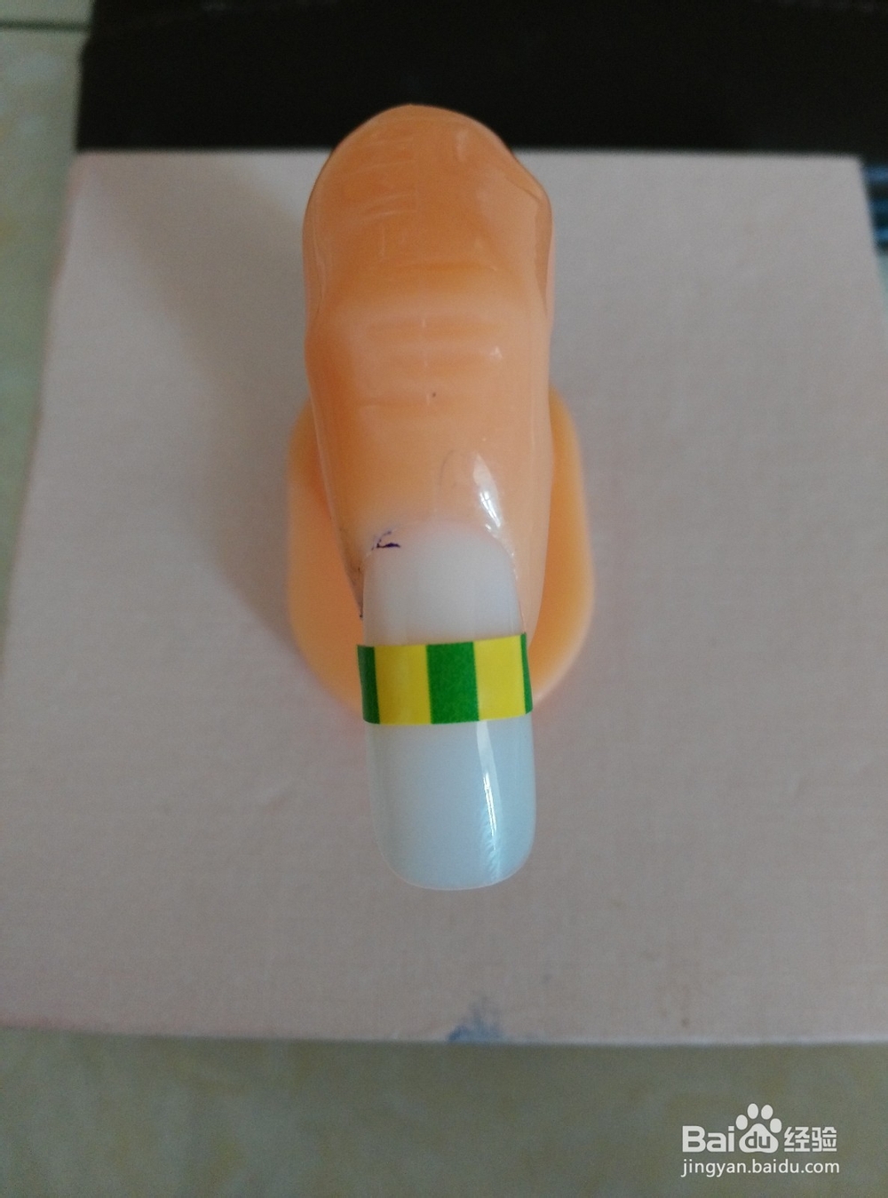 自己在家如何做出简单漂亮的美甲