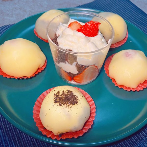 草莓奥利奥雪媚娘