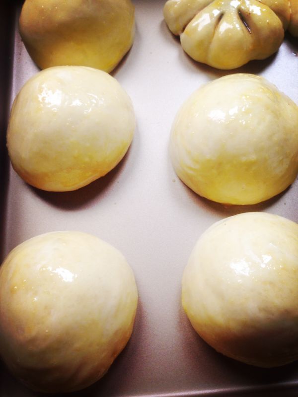 豆沙牛奶小面包