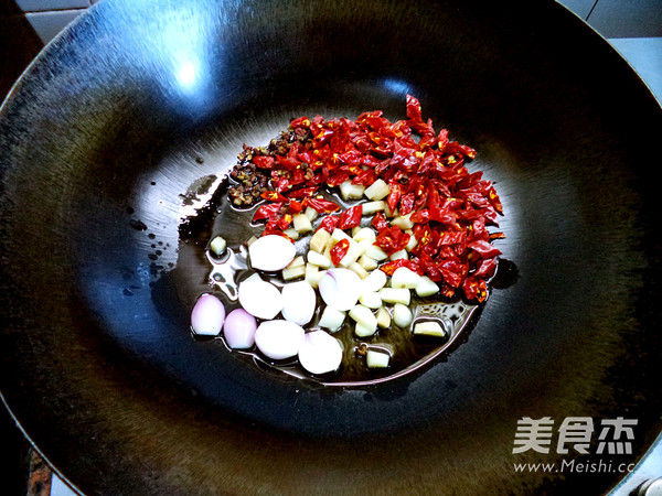 麻辣鸡丁的做法