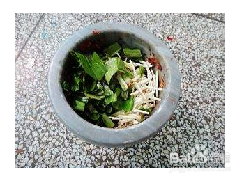 正宗傣味舂鸡脚的做法