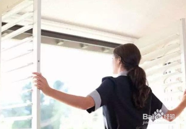 一楼返潮如何处理