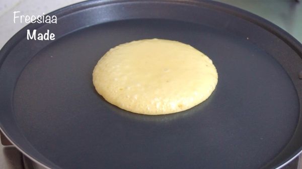 羊奶葡萄干松饼和羊奶奶茶