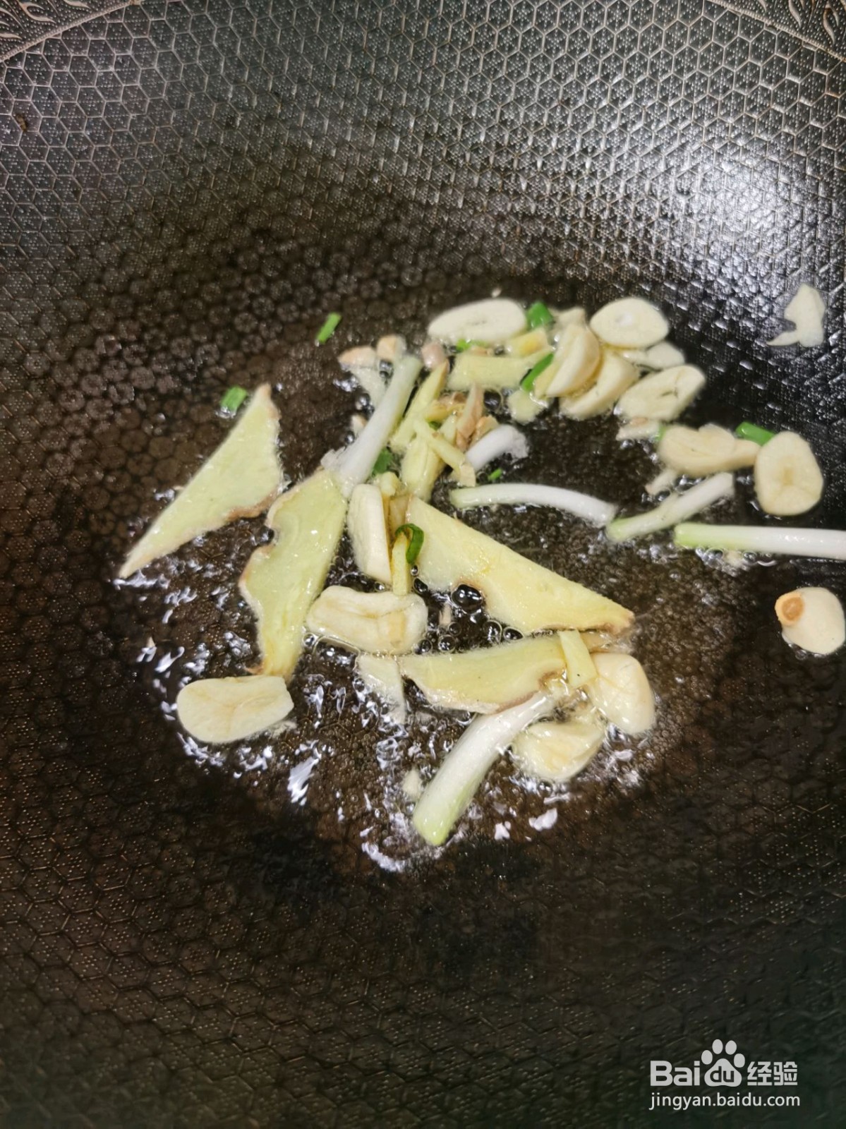 菌菇酸汤龙利鱼的做法