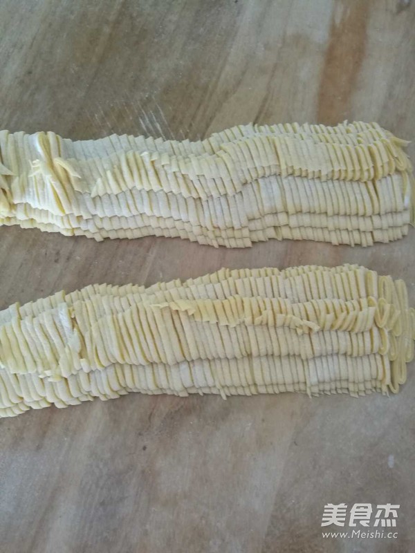 家常鸡蛋手擀面