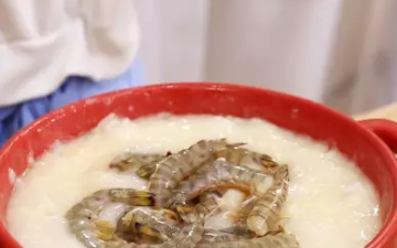 秘 制 鲜 虾 粥 的做法