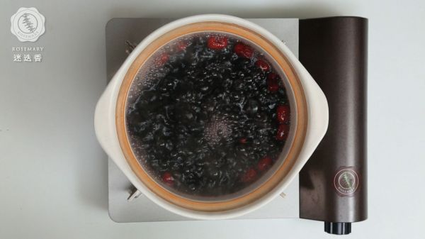 红豆黑米美颜粥－迷迭香