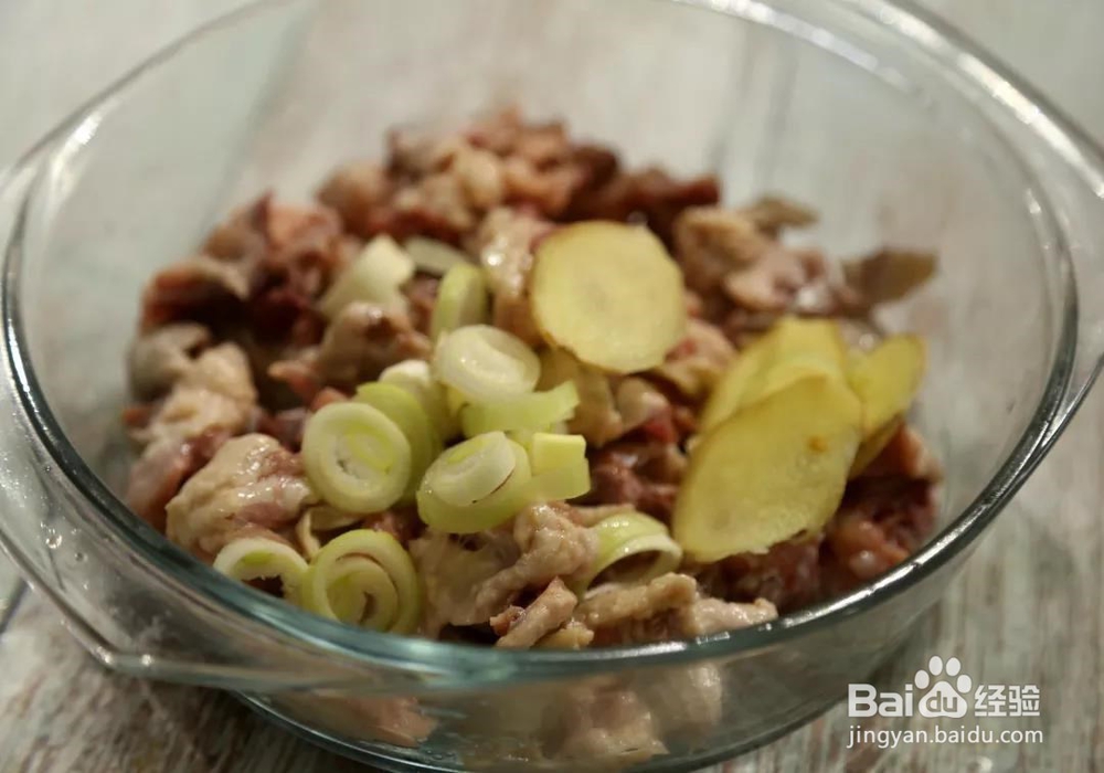 酥香肉嫩小煎鸡