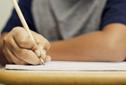 一篇课文从上课写到下课是按什么顺序写的