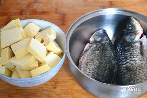 鲫鱼豆腐汤