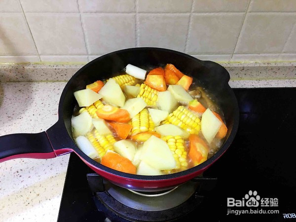 排骨炖玉米的做法