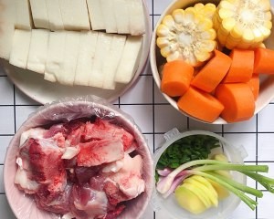 玉米排骨汤的做法