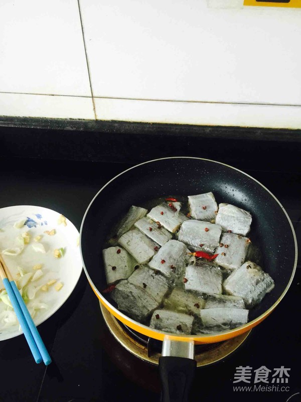 红烧带鱼的做法