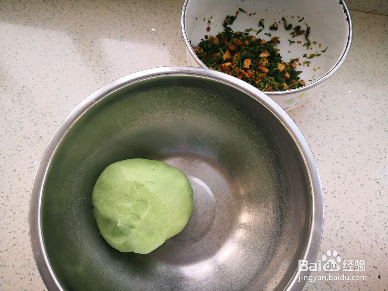 青团马兰头香干馅儿的做法