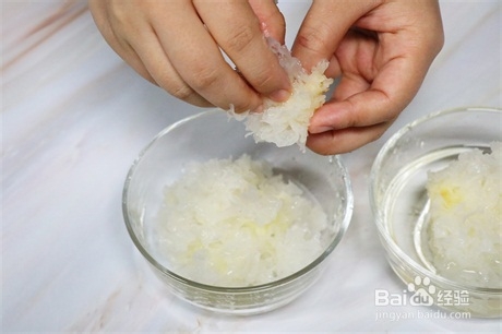 好吃到哭的桃胶银耳炖奶