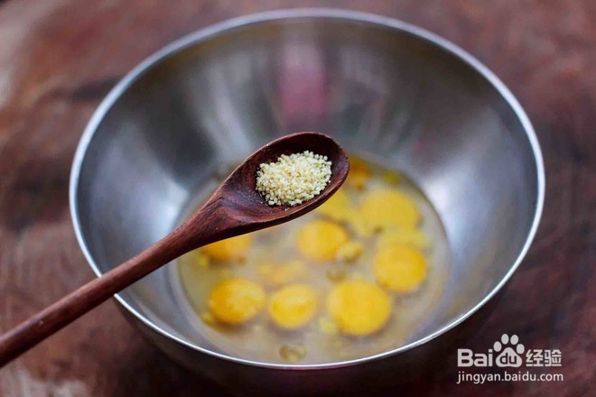 怎么样做美味的杭椒炒鹌鹑蛋