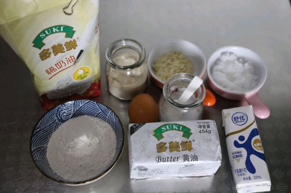 淡奶油玫瑰花面包