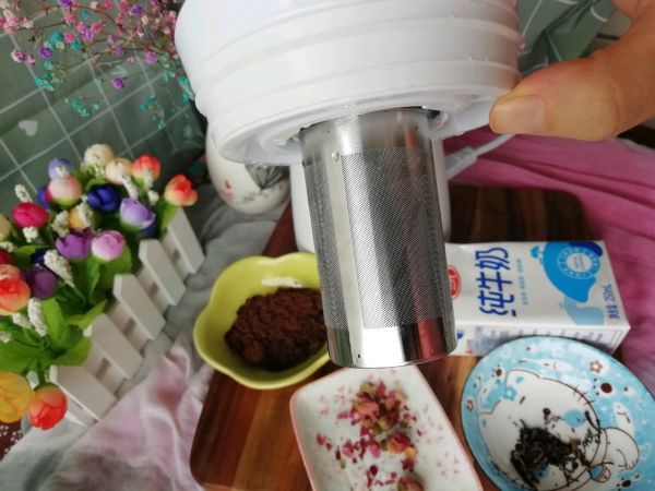 黑糖玫瑰花奶茶
