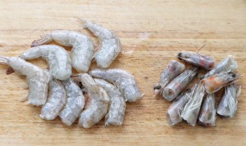 带你做暖胃蔬菜大虾豆腐汤