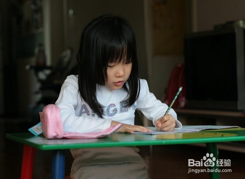 家长如何帮助一年级的孩子顺利度过写字难关？