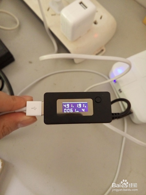 yb701_4口USB充电器头对比iPad mini2原装充电器