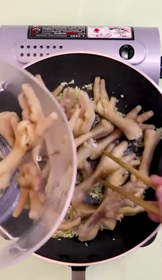 香辣鸡爪怎么做