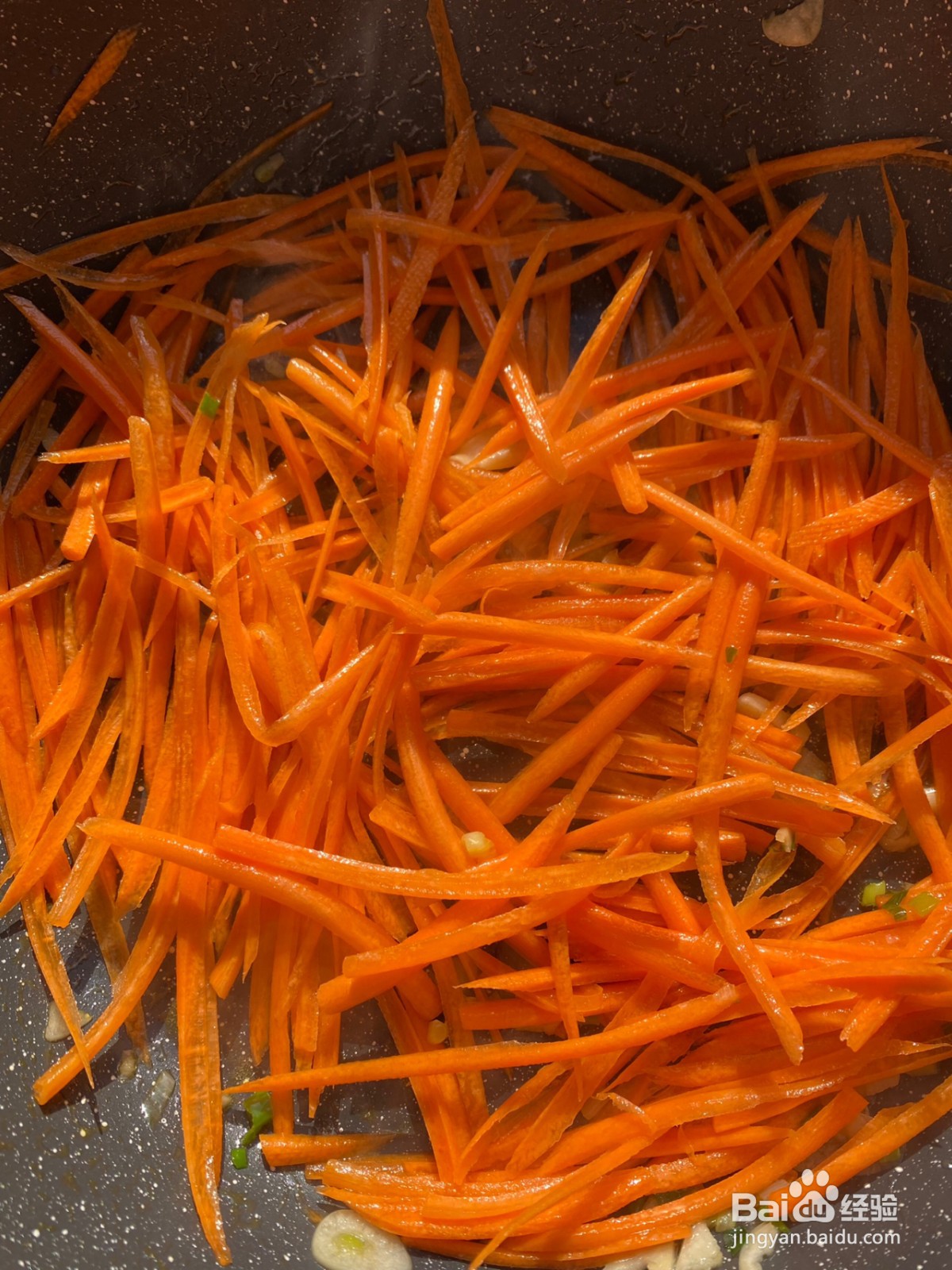 胡萝卜炒土豆丝的做法