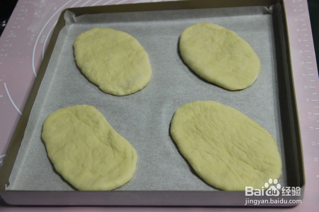 培根沙拉面包的做法