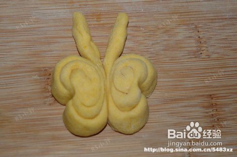 【黄蝴蝶馒头】的做法