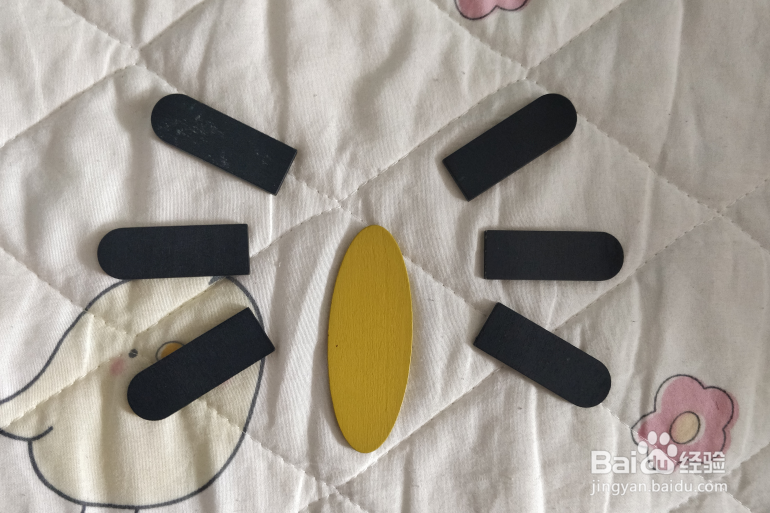 用形状积木怎么拼一只小瓢虫？