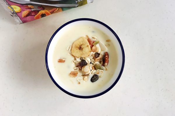 水果坚果谷物酸奶