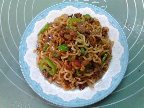 黑椒牛肉酱炒方便面