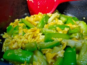 丝瓜炒鸡蛋的做法
