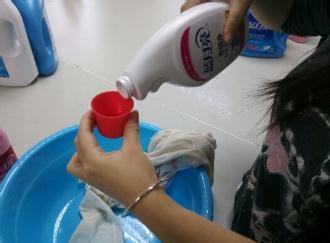 衣服上的油渍怎么洗？