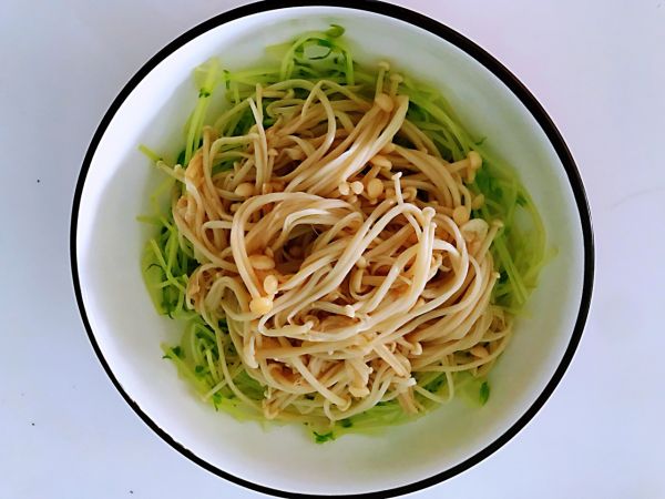 凉拌双色金针菇