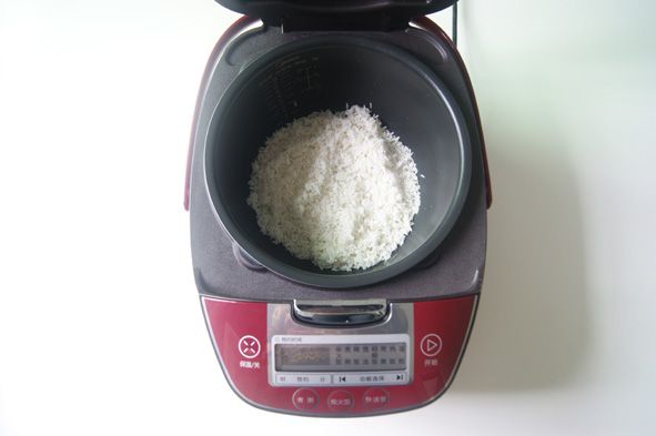 姬松茸排骨煲仔饭