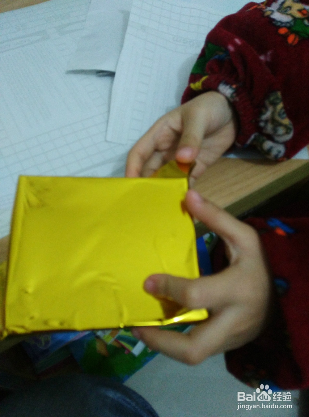 4--6岁幼儿如何自己动手做金光闪闪的奖杯