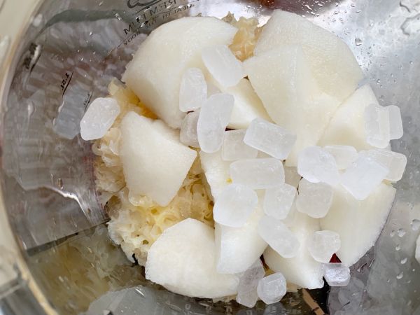 冰糖银耳雪梨汤
